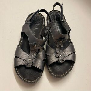 BOC Born Concept Metallic Pewter gray silver Leather Flower comfort Sandals 7